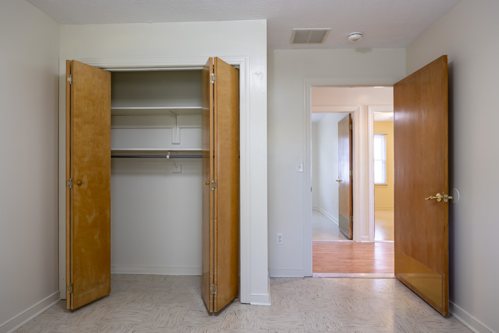 19-1328 3rd st Hall from Bedroom