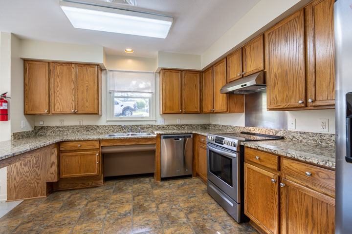8-1328 3rd st Kitchen